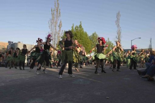 Samba dancers in green glory
